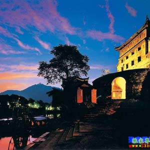 喜樂L線：天門山、張家界、袁家界、猛洞河、鳳凰古城超經(jīng)典五日游