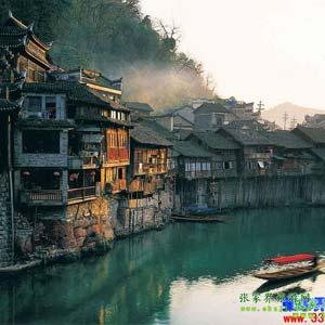 【長(zhǎng)沙往返路線1】張家界、鳳凰古城、天子山、黃龍洞三晚四日游