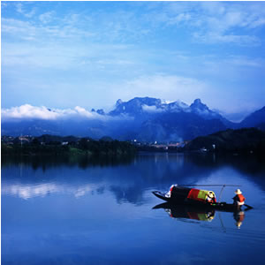 喜樂O線：猛洞河漂流、鳳凰古城兩日游